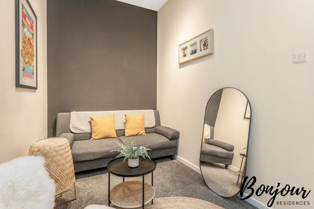 Spacious 2Br-1Ba - Grassmarket - Free Parking By Bonjour Residences Edinburgh Eksteriør billede