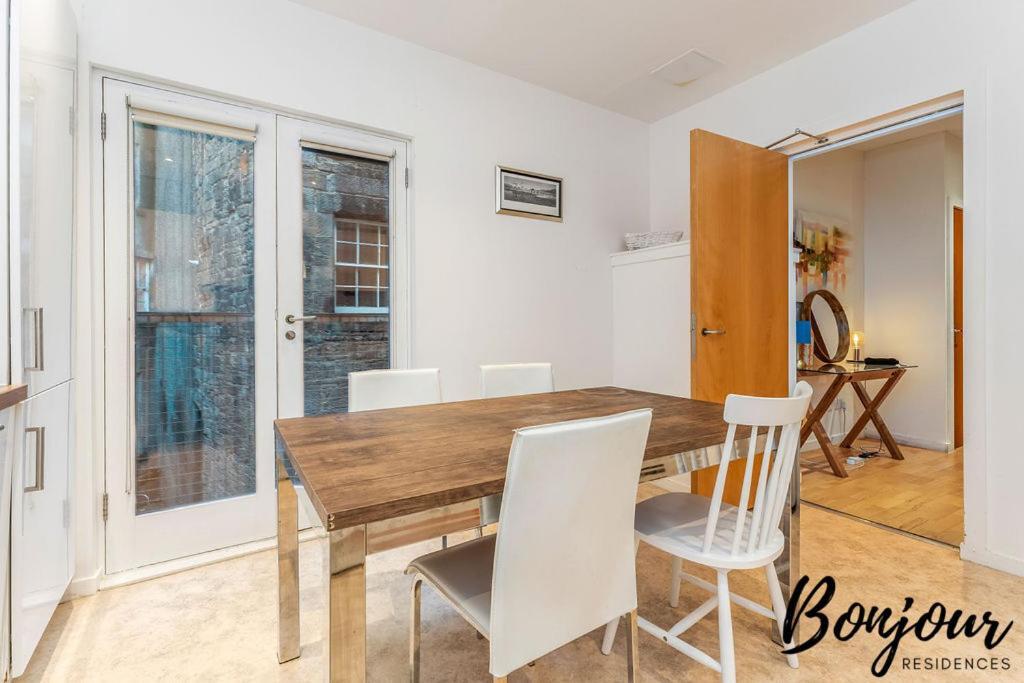 Spacious 2Br-1Ba - Grassmarket - Free Parking By Bonjour Residences Edinburgh Eksteriør billede