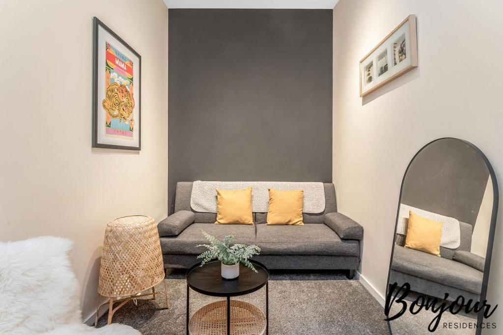 Spacious 2Br-1Ba - Grassmarket - Free Parking By Bonjour Residences Edinburgh Eksteriør billede